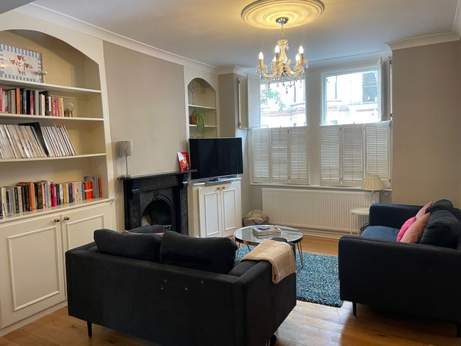 Cosy double room in Fulham House Main Photo