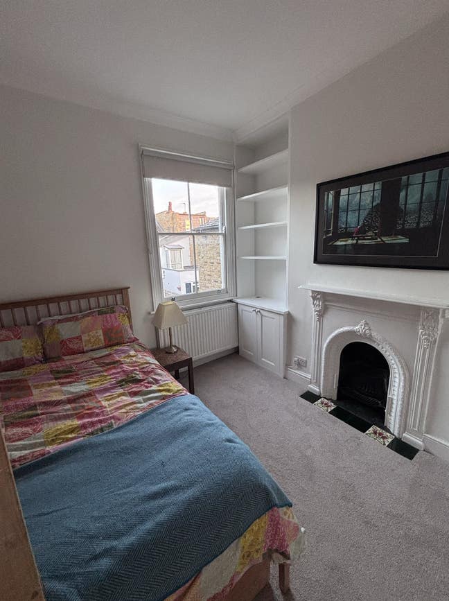Double room in Barons Court  Main Photo
