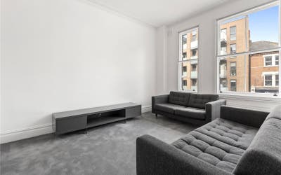 Newly refurbished 3 bed flat close to Zone 2 tube Main Photo