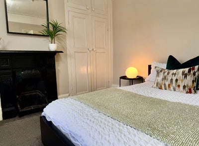Large Luxury Double Rooms/ No Deposit Option  Main Photo