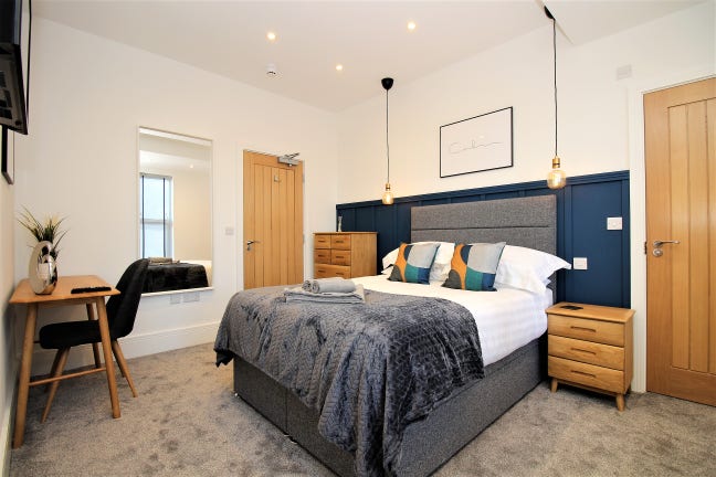&pound;100 Cashback.  Fridge in the Room. Baffins area Main Photo