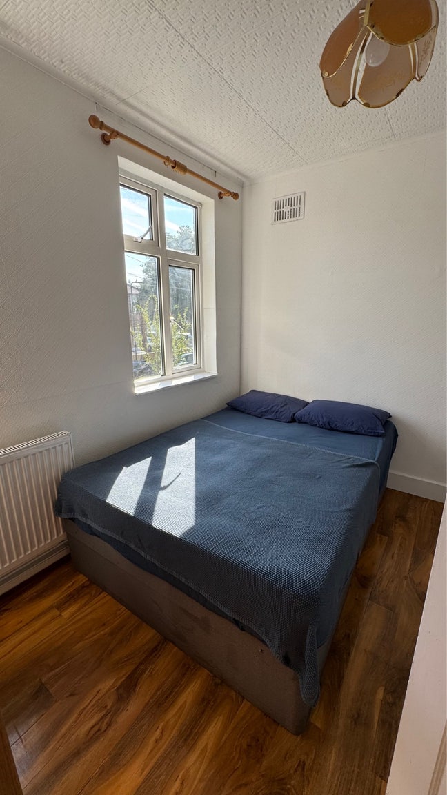 1 double room available in Greenford UB6 Main Photo