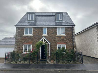 One double bedroom available Main Photo