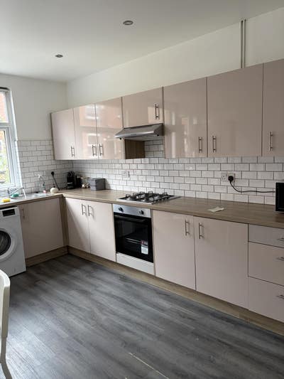 Room available in 4 bed student house Main Photo