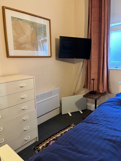 Single room near sea, town and station  Main Photo