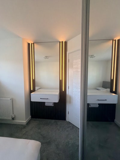 Modern Spacious Double Room Available  Main Photo