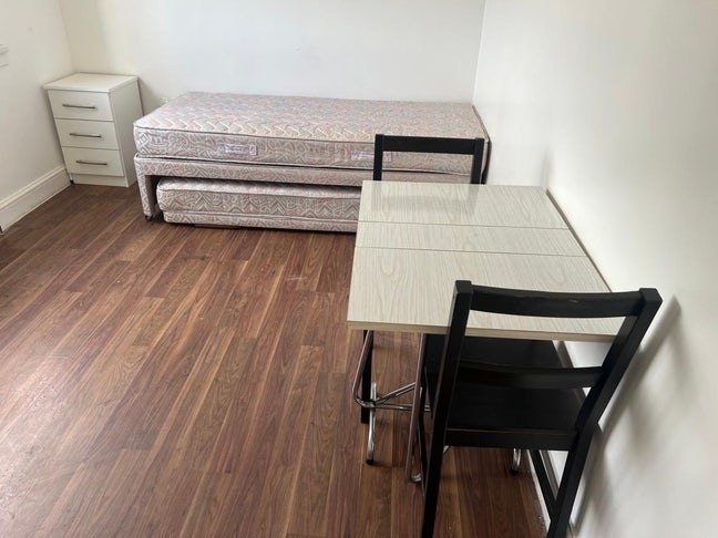 Room Available for a Female in Walthamstow Main Photo