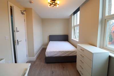 Large Room in Surrey Quays - SE8 - Tube Nearby   Main Photo