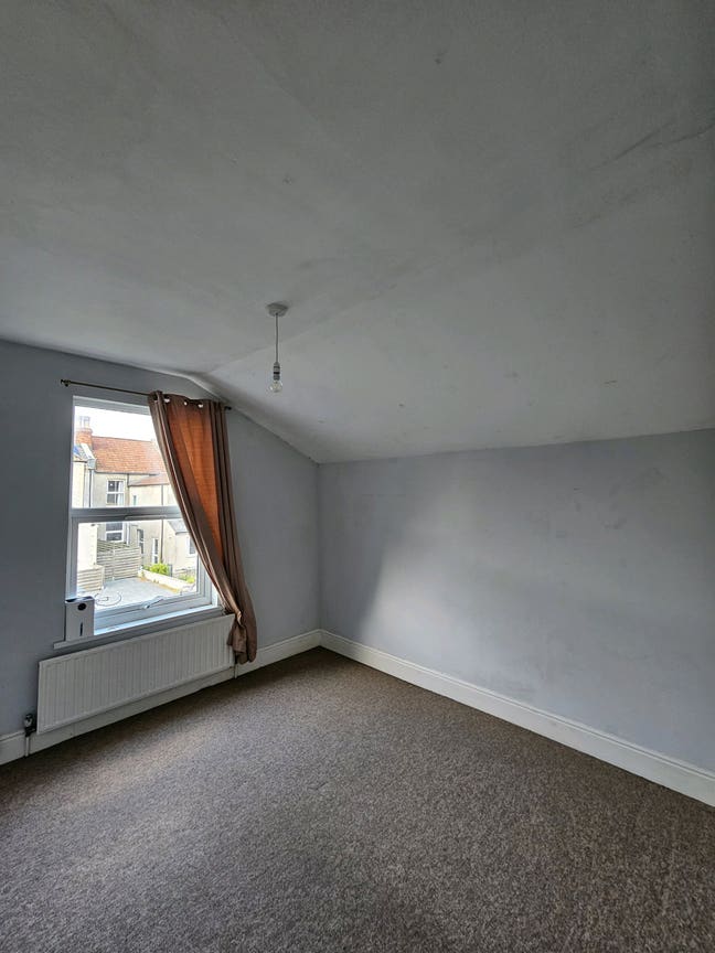 Double bedroom just off Gloucester road Main Photo