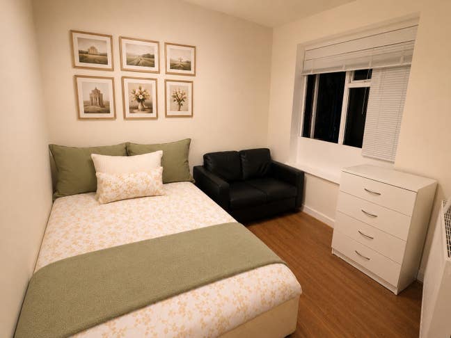 Large Double Room for Female – 10 Mins Walk to Lut Main Photo