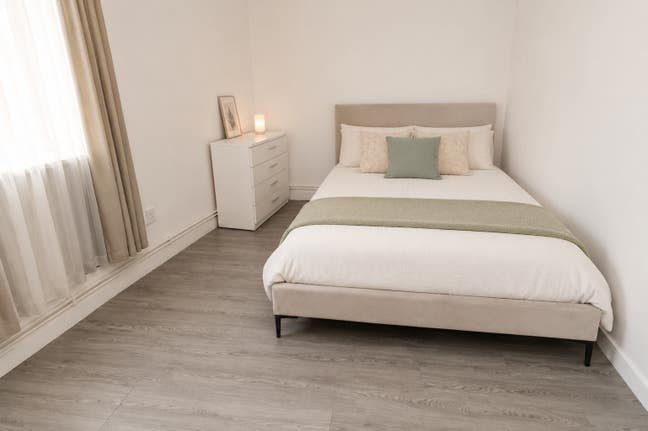 Bright Rooms in E1 / 5mins Walk to Elizabeth Line Main Photo