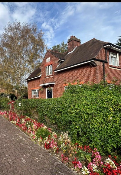 Double Room in Detached House   Main Photo