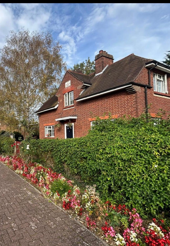 Double Room in Detached House   Main Photo