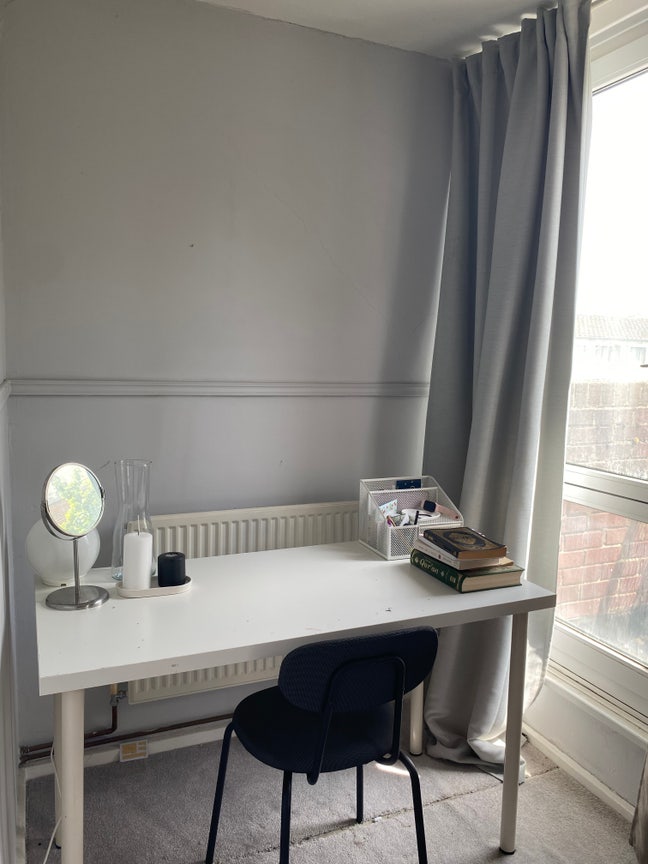 Room For Rent: Looking For A Female Flat Mate Main Photo