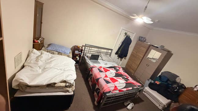 A Big Lovely Double Room Available in Tolworth  Main Photo