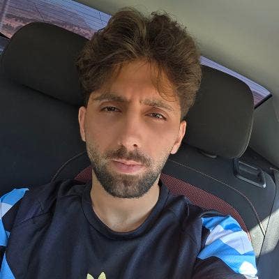 Professional Male seeks a single or double room Main Photo