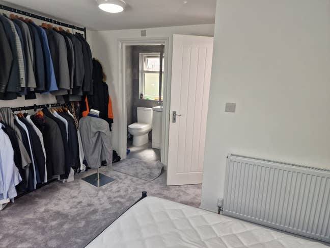 🏡 Modern En-Suite Room | Bills Included-E12 Main Photo