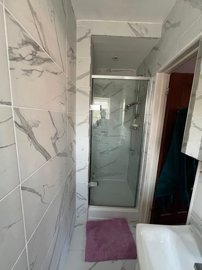 Spacious En-suite Room Available -Ready 1st Aug Main Photo