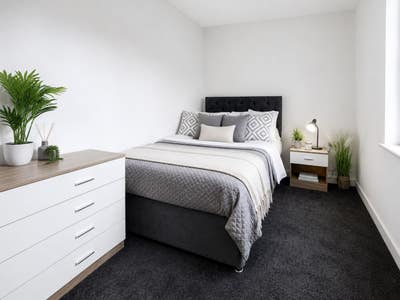 Modern En-Suite Studio Room Main Photo