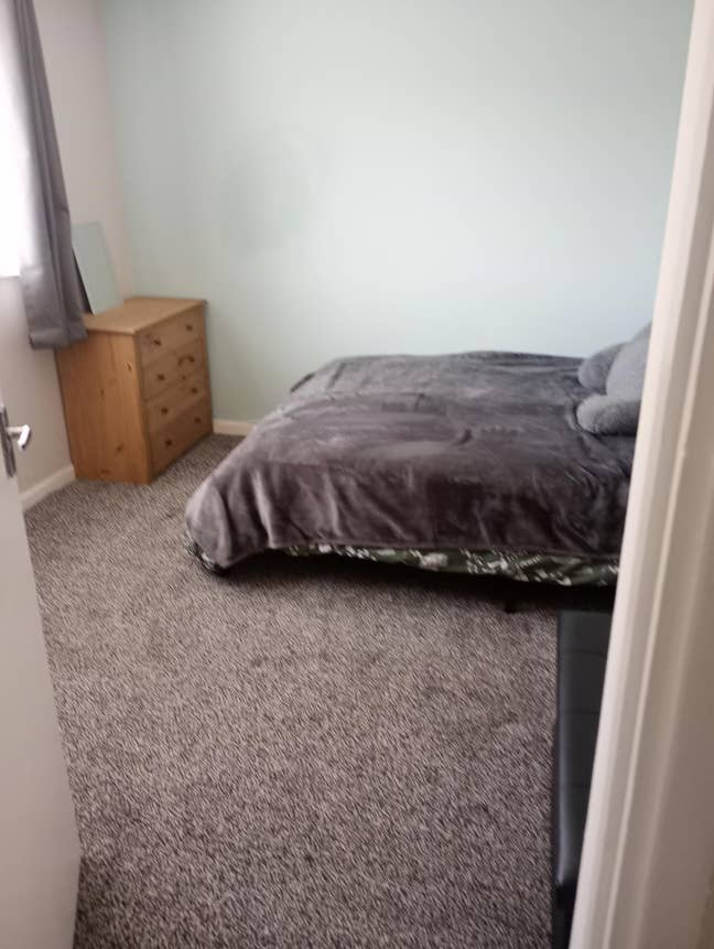 Spacious double bedroom to rent Main Photo