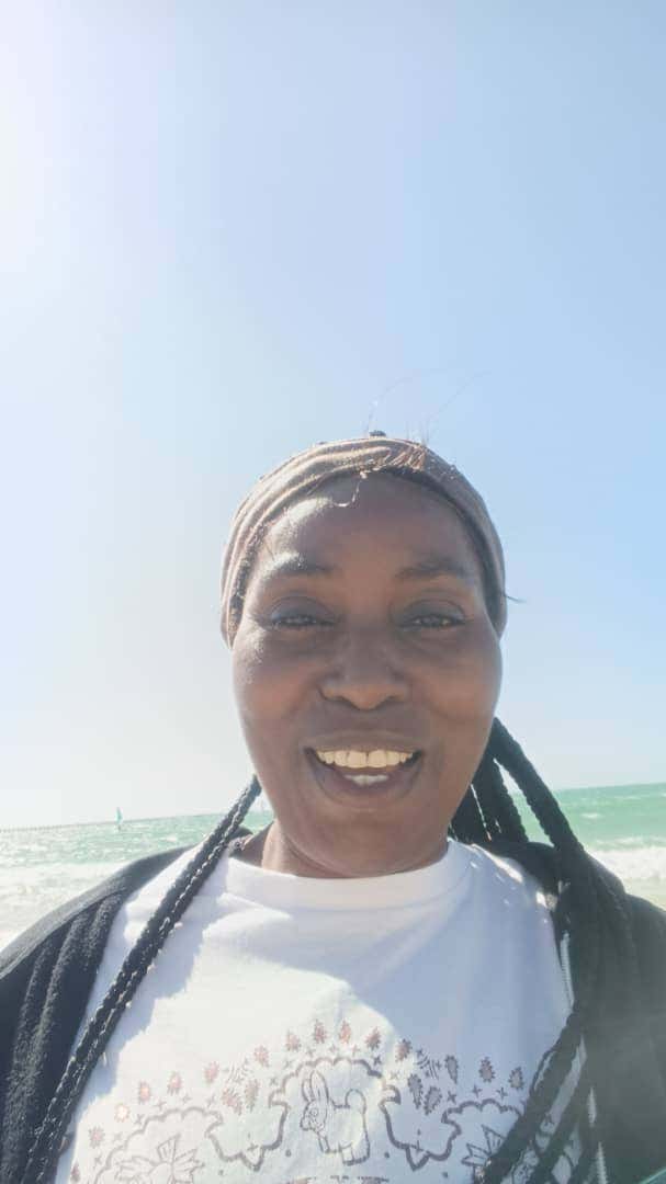 Professional Female seeks a double room Main Photo