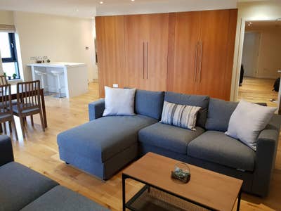 Modern, clean and fully furnished flat Main Photo