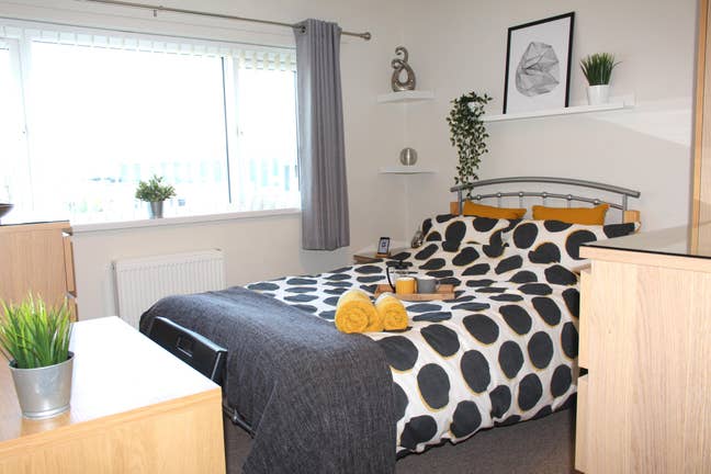 Modern room in fantastic Houseshare Main Photo
