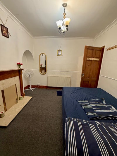 Double Room Available - &pound;950/Month(Bills Included) Main Photo