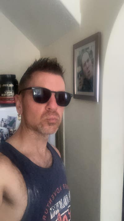 I am a professional male aged 40. I am lookin... Main Photo