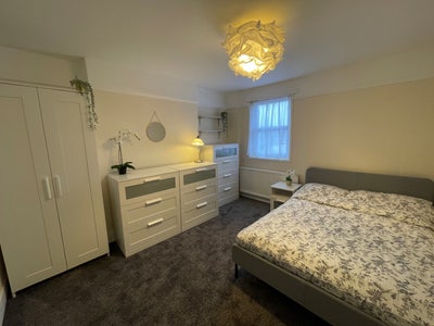Spacious rooms in Willesden  Main Photo