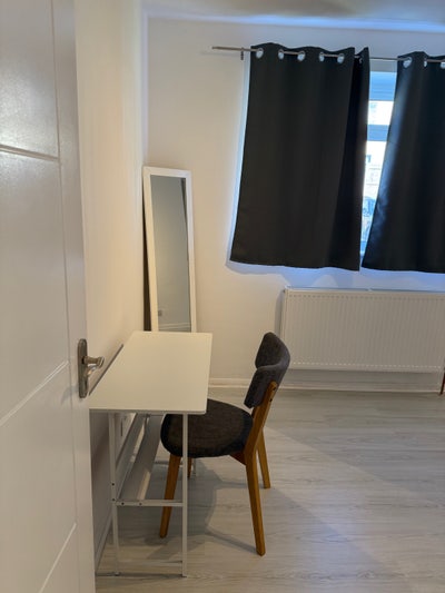 Room for Rent Main Photo