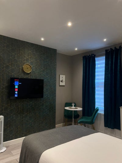 Double Room Shepherds Bush  Main Photo