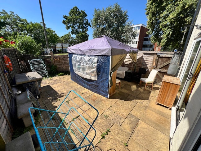 Twin / double room in flat for friends or a couple Main Photo