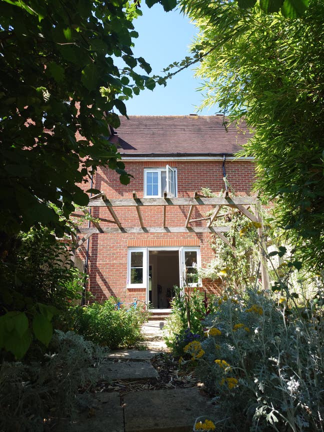 Room in Canal-side Two Bedroom House in Summertown Main Photo
