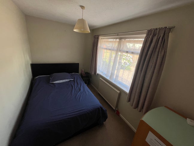 Bright Double Room in Quiet Residential Area   Main Photo