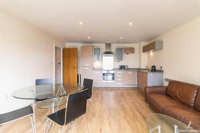 Double Room in Modern Two-Bed Apartment – Jeweller Main Photo