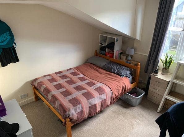 Spacious Double Room - 1 Min from Camden Road Main Photo