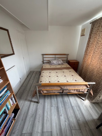 1 Minute from Station 🚉 Double Room Main Photo