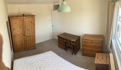 Large Double Room in Tidy Professional Home Main Photo