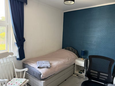 Bedroom, shared kitchen and bathroom, Good area. Main Photo