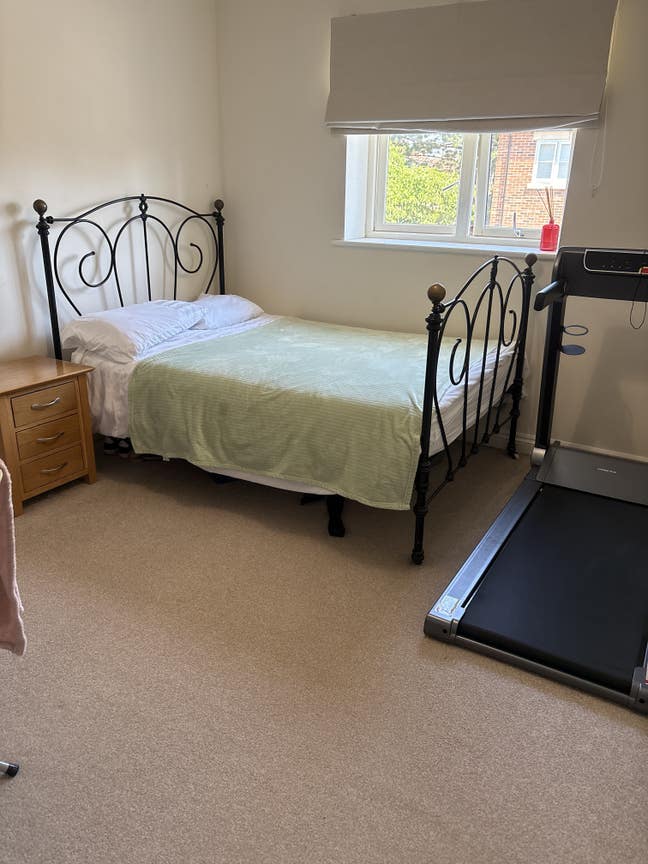 Beautiful double room available  Main Photo