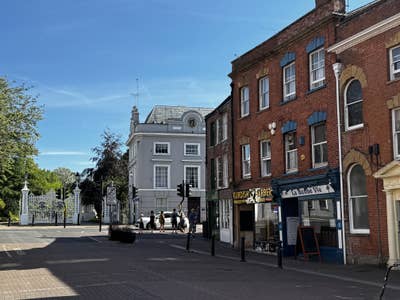 Double Room in High Street Taunton Main Photo