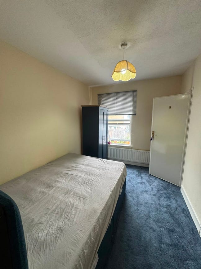 Room to rent  Main Photo