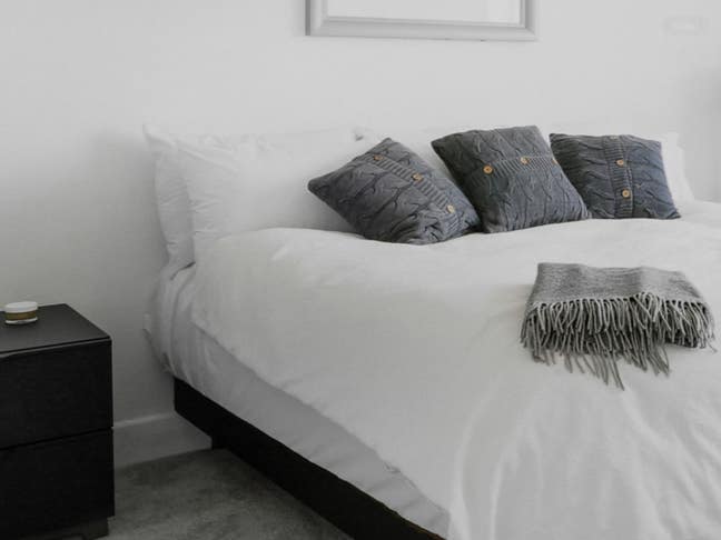 Large bedroom fully furnished ensuite Main Photo