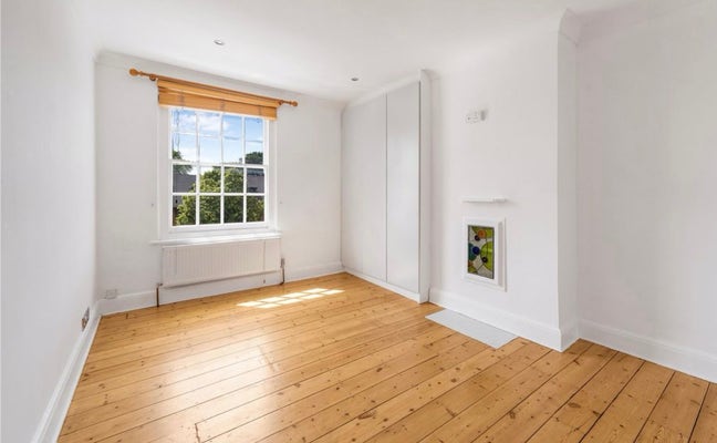 Kingsize  room to rent in Thames Ditton Main Photo