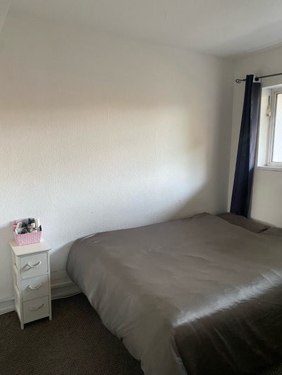 Spacious Double Room Available  Main Photo