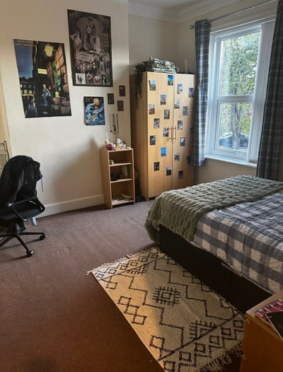 Double Room Available-Female Only- &pound;650pcm Main Photo