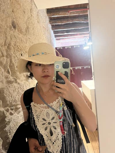 Clean & Friendly UofG Graduate (26F) Seeking Short Main Photo