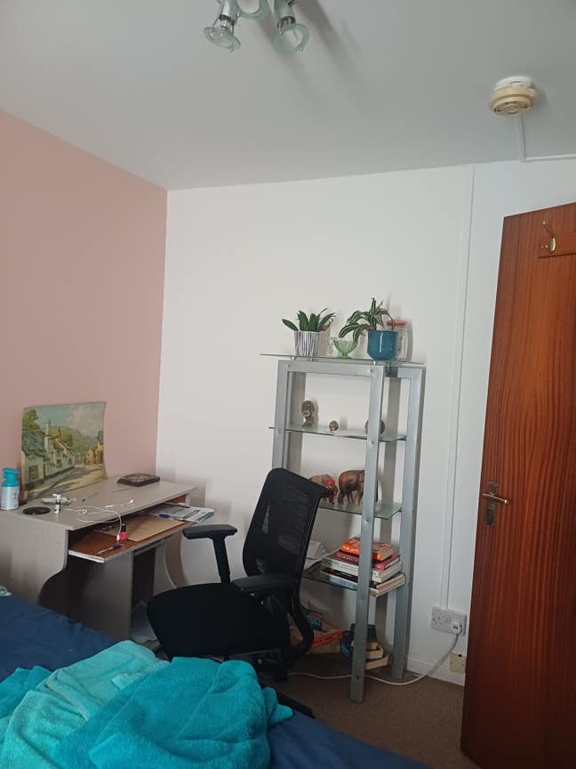 Furnished Double Room  Main Photo