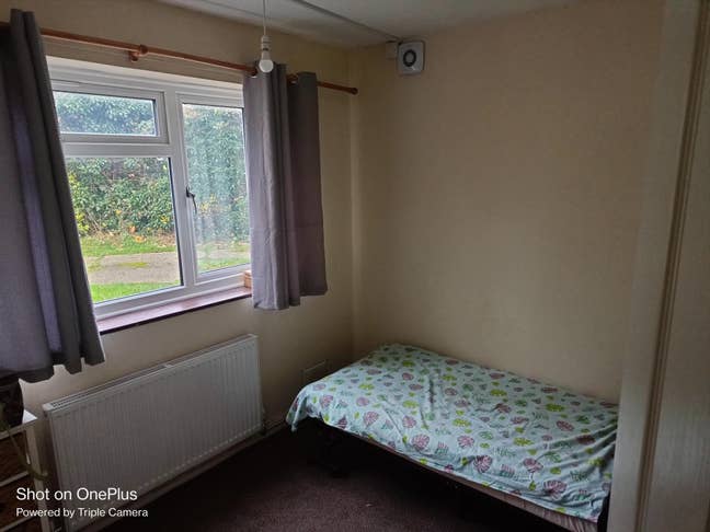 Single Room Available for Rent  Main Photo